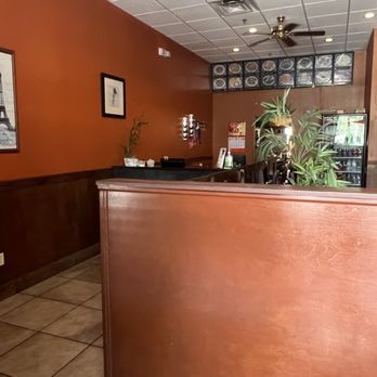 China Tea - Inside the restaurant.  On the left side there is a counter for pickup.  The owner runs your card and you're on your way. - Chinese Near Me - Orlando, Florida