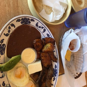 Maya's Cafe - Desayuno hondureño. Excelente! Platano frito, frijoles, 2 huevos estrellados, aguacate, quest,y carne asada. - Latin American Near Me - San Jose, California Maya's Cafe - Desayuno hondureño. Excelente! Platano frito, frijoles, 2 huevos estrellados, aguacate, quest,y carne asada. - Latin American Near Me - San Jose, California