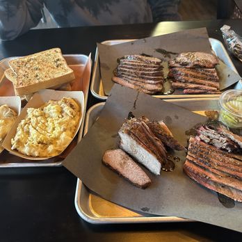 Copper Hill BBQ - Tri tip. Brisket. Texas toast and cheese mashed potatoes. - Barbeque Near Me - Valencia, California