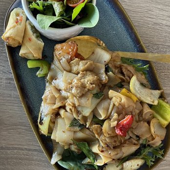 Rim Talay - drunken noodles - Thai Near Me - Long Beach, California