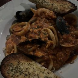 Frutti Di Mare sans shrimp, the only photo I got of the night Frutti Di Mare sans shrimp, the only photo I got of the night