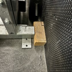 Anytime Fitness - Squat rack