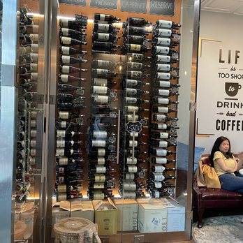 Republik Coffee - Decor - Coffee & Tea Near Me - Pasadena, California