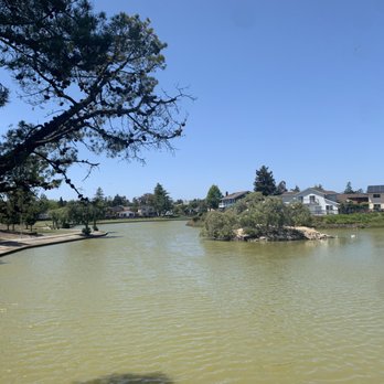 Lakeshore Park - Parks Near Me - Newark, California