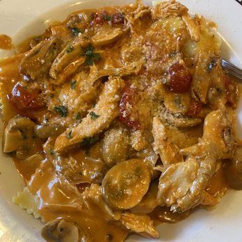 Elizabeth's Pizza - SMOKED CHK RAVIOLI - Italian Near Me - Greensboro, North Carolina