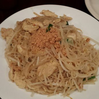 Krua Thai - Chicken pad thai - Thai Near Me - Natick, Massachusetts