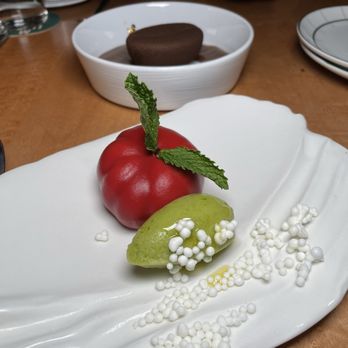 Ummo - Pomodoro E Basilico - Italian Near Me - Chicago, Illinois Ummo - Pomodoro E Basilico - Italian Near Me - Chicago, Illinois