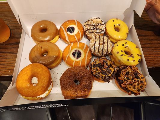 Donut Friend - Highland Park - Dessert, Ice Cream, Cake & More by null Donut Friend - Highland Park - Dessert, Ice Cream, Cake & More by null