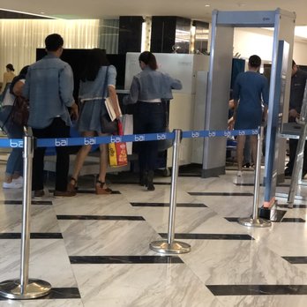 Bai Hotel - Over acting security - no one is really checking it on the other side! - Hotels Near Me - Mandaue City, CEB