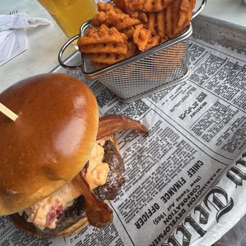 The 859 Taproom and Grill - Pimento burger - Beer Bar Near Me - Florence, Kentucky