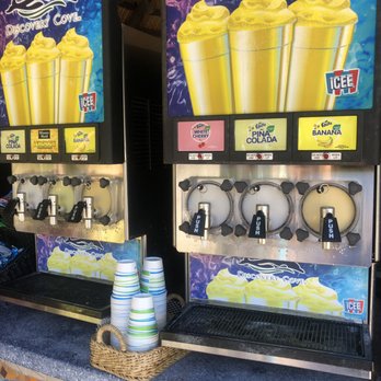 Discovery Cove - Free drinks - Amusement Parks Near Me - Orlando, Florida