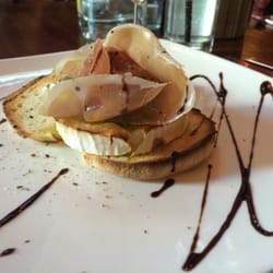 Piccolo Italian Restaurant & Bar - Bruschetta with goats cheese