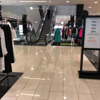 Bloomingdale's - Department Stores Near Me - Chestnut Hill, Massachusetts