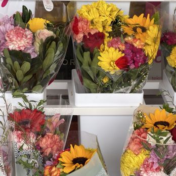 Elida's Flower - 1-2026 great deals on flower arrangements for Valentine's Day - Florists Near Me - La Mesa, California Elida's Flower - 1-2026 great deals on flower arrangements for Valentine's Day - Florists Near Me - La Mesa, California