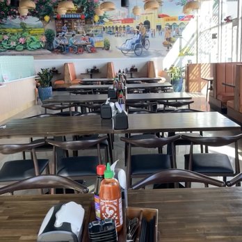 Pho 805 - Comfy setting with pleasant relaxed ambiance. Billy Joel plays in the background... - Vietnamese Near Me - Arroyo Grande, California
