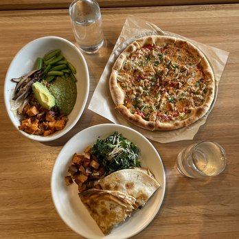 True Food Kitchen - Ancient Grains Bowl, Chicken and Mozzarella Panini with kale and hash, Chicken and Sausage Pizza July 10, 2022 - New American Near Me - Gaithersburg, Maryland True Food Kitchen - Ancient Grains Bowl, Chicken and Mozzarella Panini with kale and hash, Chicken and Sausage Pizza July 10, 2022 - New American Near Me - Gaithersburg, Maryland