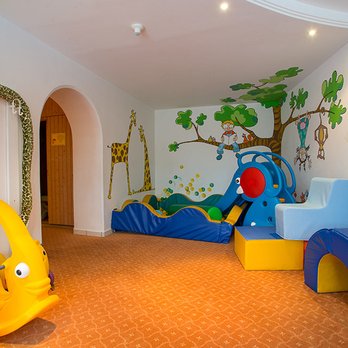 Hotel Zirm - Hotels Near Me - Nova Ponente, BZ