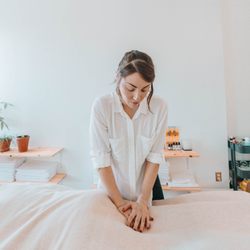 Mountainview Movement Massage and Wellness - Meaghan Morrissey RMT works on a patient