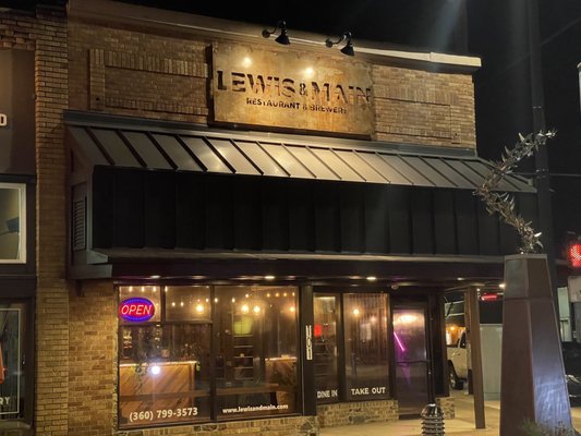 Lewis & Main Restaurant & Bar by null