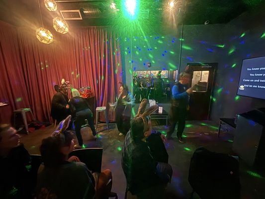 Voicebox Karaoke Northwest by null