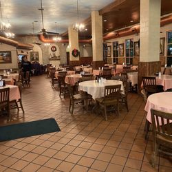 Esperanza's Restaurant & Bakery - Dining Room