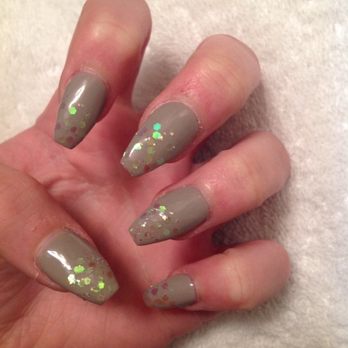 Mimi Nails - Ombré nails only took Mimi 20 minutes to do. She's the best! - Nail Salons Near Me - Castro Valley, California