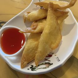 Yummy Yummy - 8. Crab Rangoon
