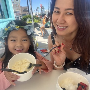 Iceskimo - Vanilla snow for the little one and Meyer Lemon snow for me! - Ice Cream & Frozen Yogurt Near Me - San Diego, California