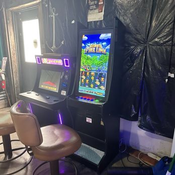 Outriggers Bar & Grill - Gambling machines - Cajun/Creole Near Me - Freeport, Texas
