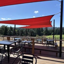 Ruby Vineyard and Winery - Cute outdoor area