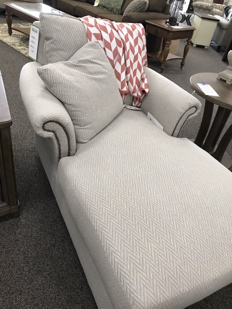 KINCAID FURNITURE RETAIL STORE Updated September 2024 4900 Hickory