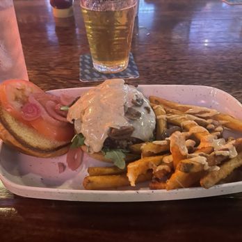 Cheeseburger In Paradise - Steakhouse burger - Burgers Near Me - Honolulu, Hawaii