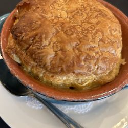The Wine Bar At The Grand Fayette Hotel - Pot pie