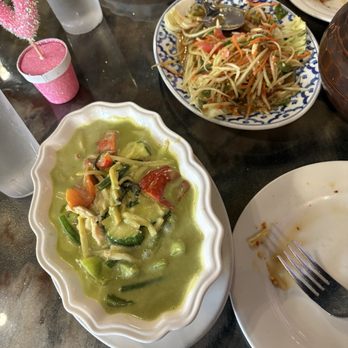 Di Chan Thai Restaurant - Green Curry, papaya salad - Thai Near Me - San Diego, California Di Chan Thai Restaurant - Green Curry, papaya salad - Thai Near Me - San Diego, California