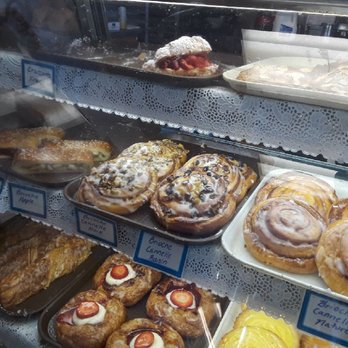 La Parisienne - See that strawberry croissant up there? Yeah... that was delicious. - Bakeries Near Me - Morro Bay, California