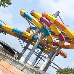 Six Flags Hurricane Harbor - Water slide