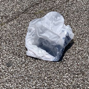 Long John Silver's - Trash all across the parking lot - Seafood Near Me - Brooklyn, Ohio