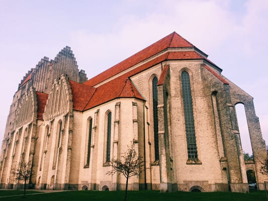 Grundtvigs Kirke by null