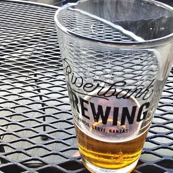 Riverbank Brewing - Large chip with sharp edge in rim of glass. - Breweries Near Me - Council Grove, Kansas