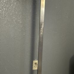 Quality Inn Mill Hall - Lamar - Dirt smudge on the lamp.