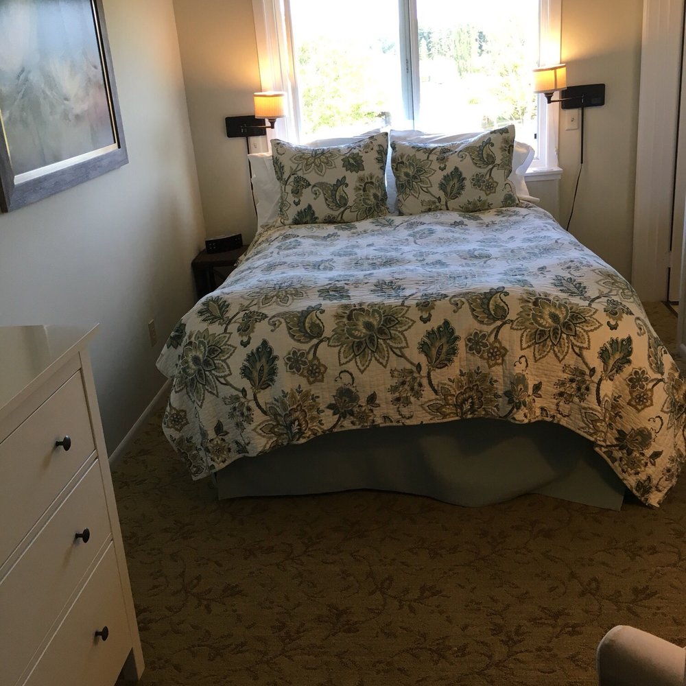 Trumpeter Inn Bed & Breakfast - Adorable room! - Bed & Breakfast Near Me - Friday Harbor, Washington Trumpeter Inn Bed & Breakfast - Adorable room! - Bed & Breakfast Near Me - Friday Harbor, Washington