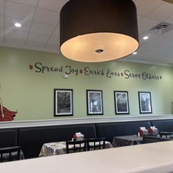 Chicken Salad Chick - Seating