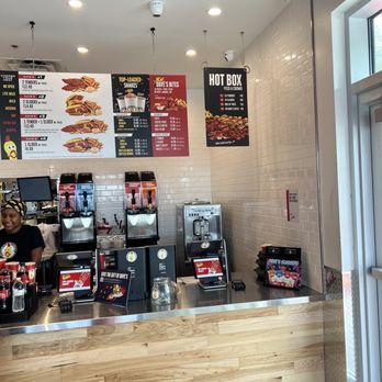 Dave's Hot Chicken - Chicken Shop Near Me - Pembroke Pines, Florida