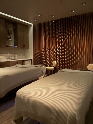 The Spa at Palms by null