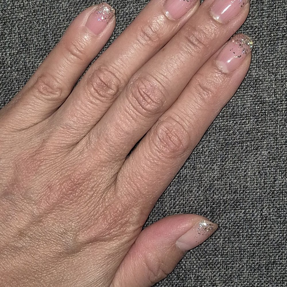 Golden Nail - The 'hombre' by Linda It's sooo fun! A little change from the 'French tip' - Nail Salons Near Me - Burbank, California Golden Nail - The 'hombre' by Linda It's sooo fun! A little change from the 'French tip' - Nail Salons Near Me - Burbank, California