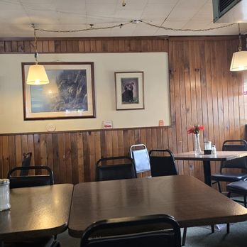 Black Bear Restaurant - New American Near Me - Pottersville, New York Black Bear Restaurant - New American Near Me - Pottersville, New York