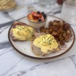 Fredericksburg Brunch - Eggs Bennie!