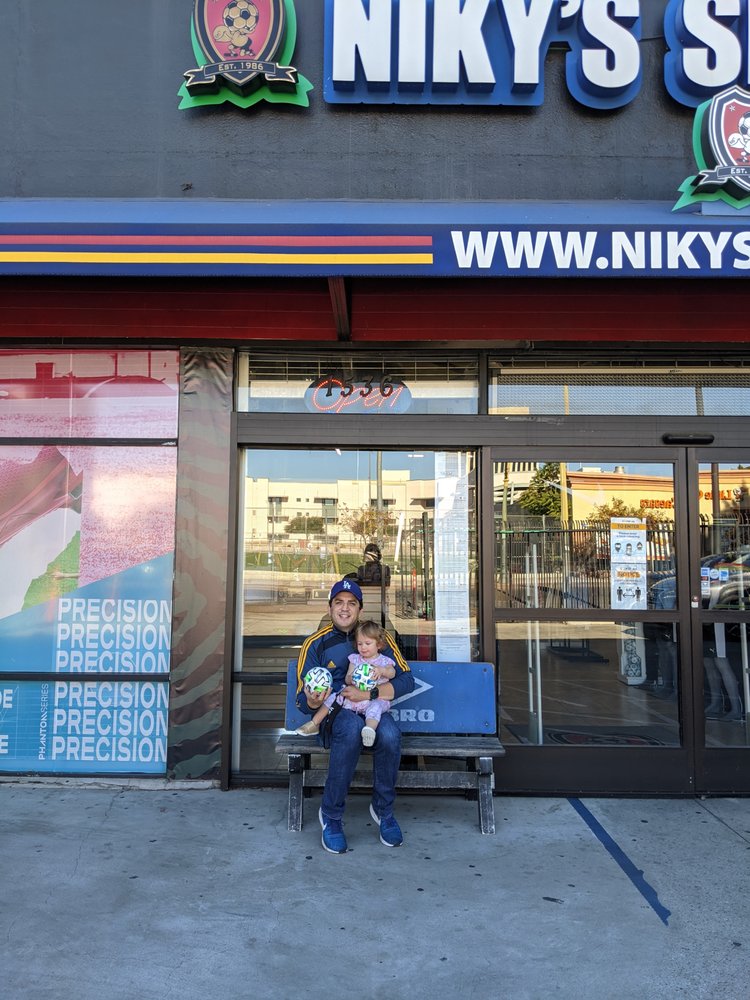 nikys soccer store