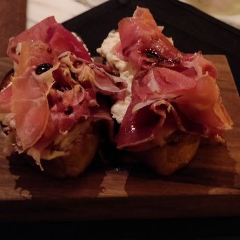 Acanto - Bruschetta - Italian Near Me - Chicago, Illinois Acanto - Bruschetta - Italian Near Me - Chicago, Illinois