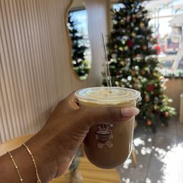Vanilla Latte w/ marshmellow foam Vanilla Latte w/ marshmellow foam